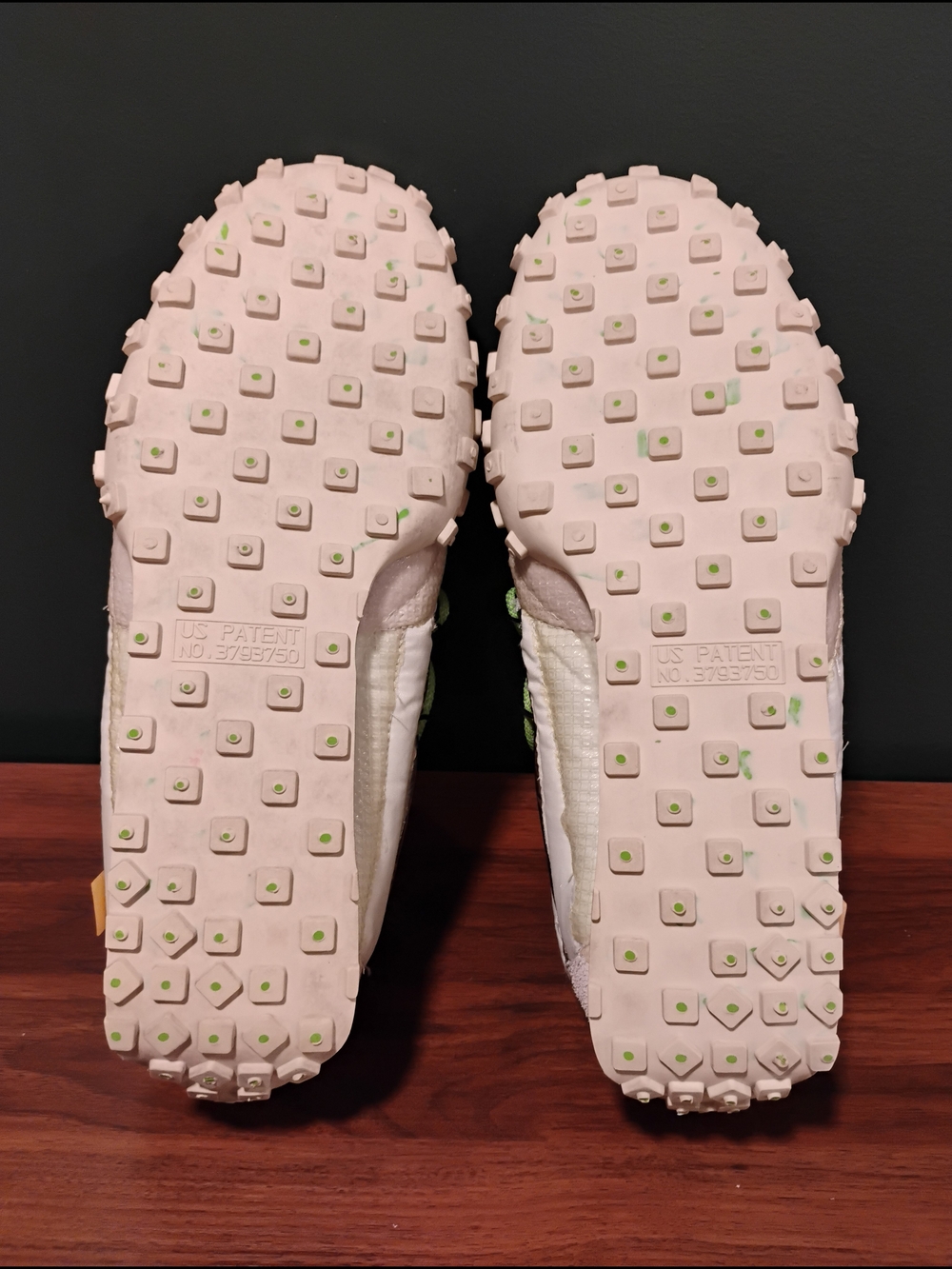 Nike Off-White Waffle Racer - Picture 3 of 9